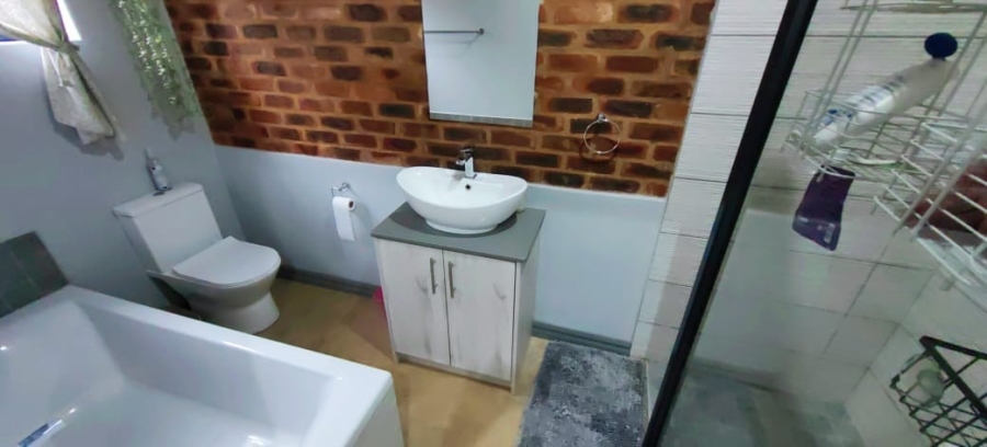 3 Bedroom Property for Sale in Van Der Hoff Park North West